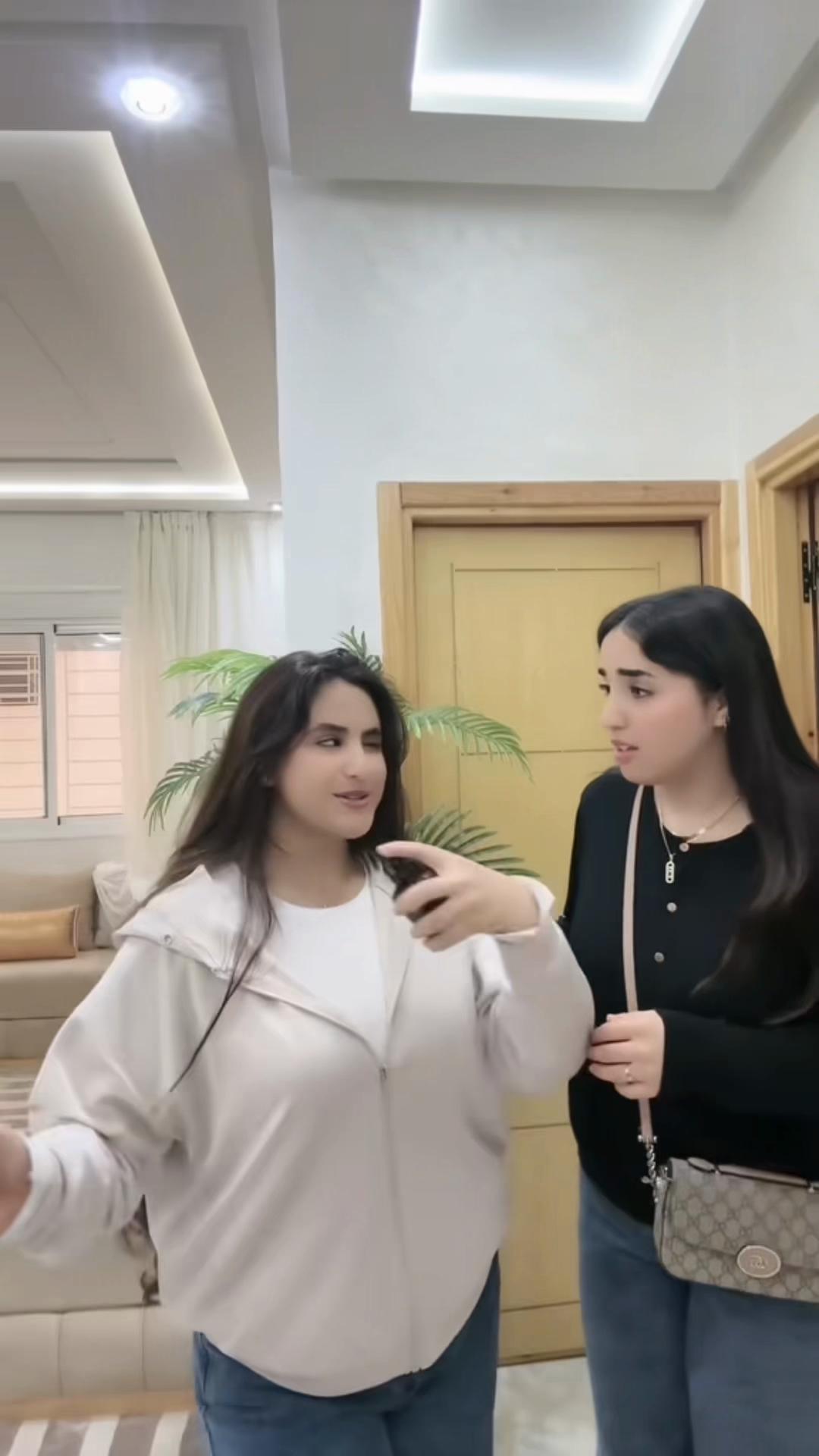 @๐๐๐๐ข๐-๐ฆ๐๐ซ๐ค๐๐ก๐ฒ๐