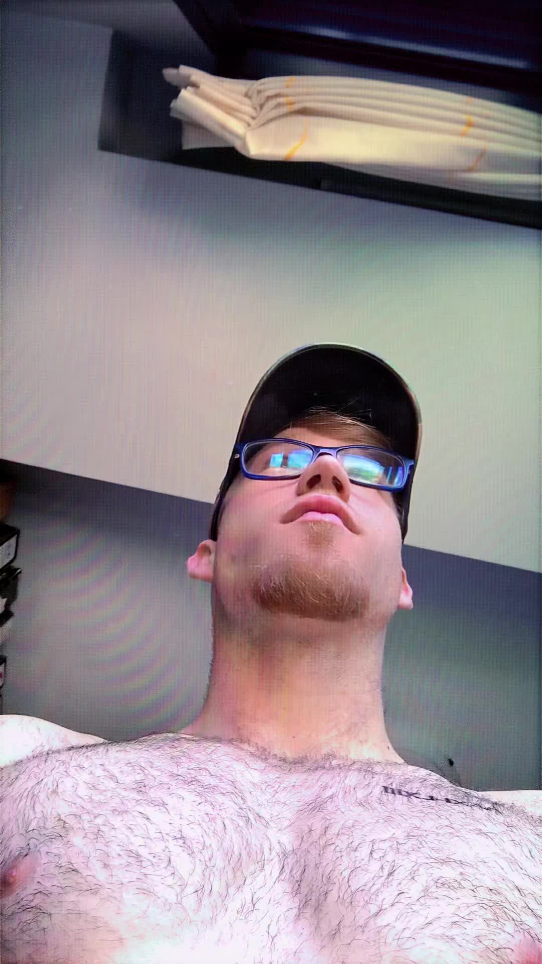 @AleeeX