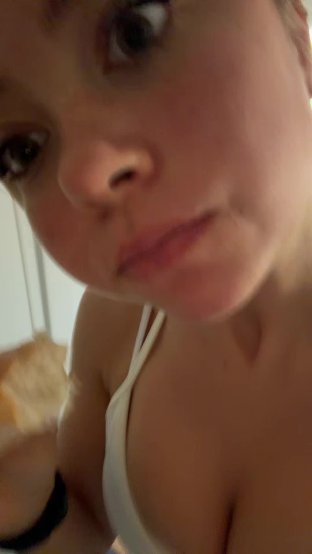@Elena_<3