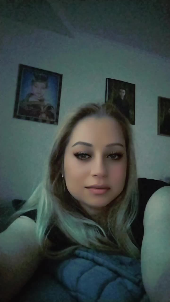 @Elena Varga