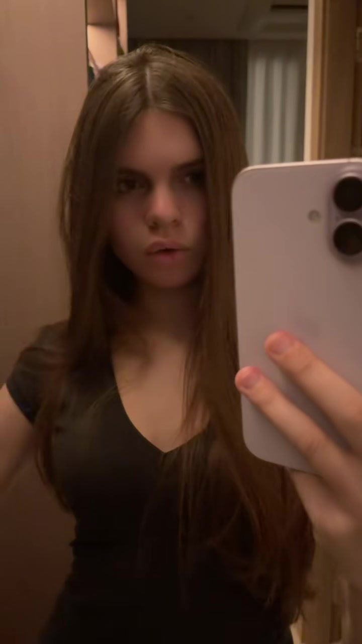 @•-.Kseniia.-•