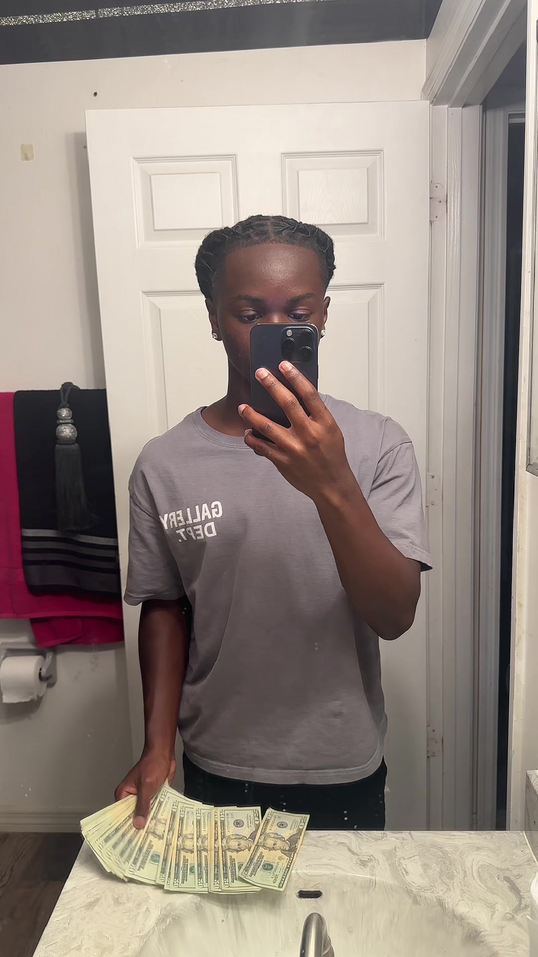 @￼