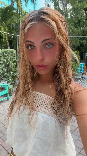 @lolajean