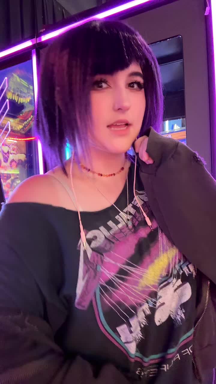 @AndeCosplays