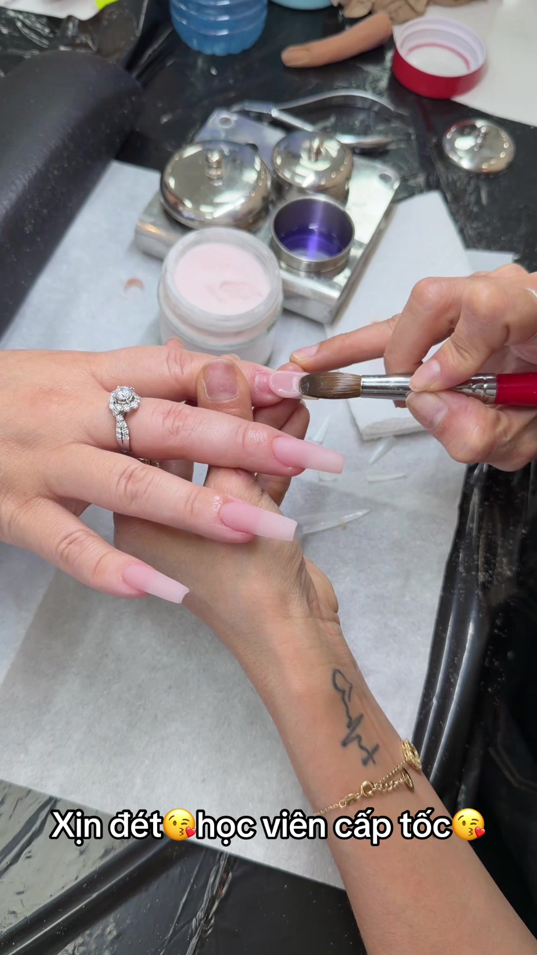 @KimmieNails🇻🇳&hearts;️🇨🇦Tấu H&agrave;i😜