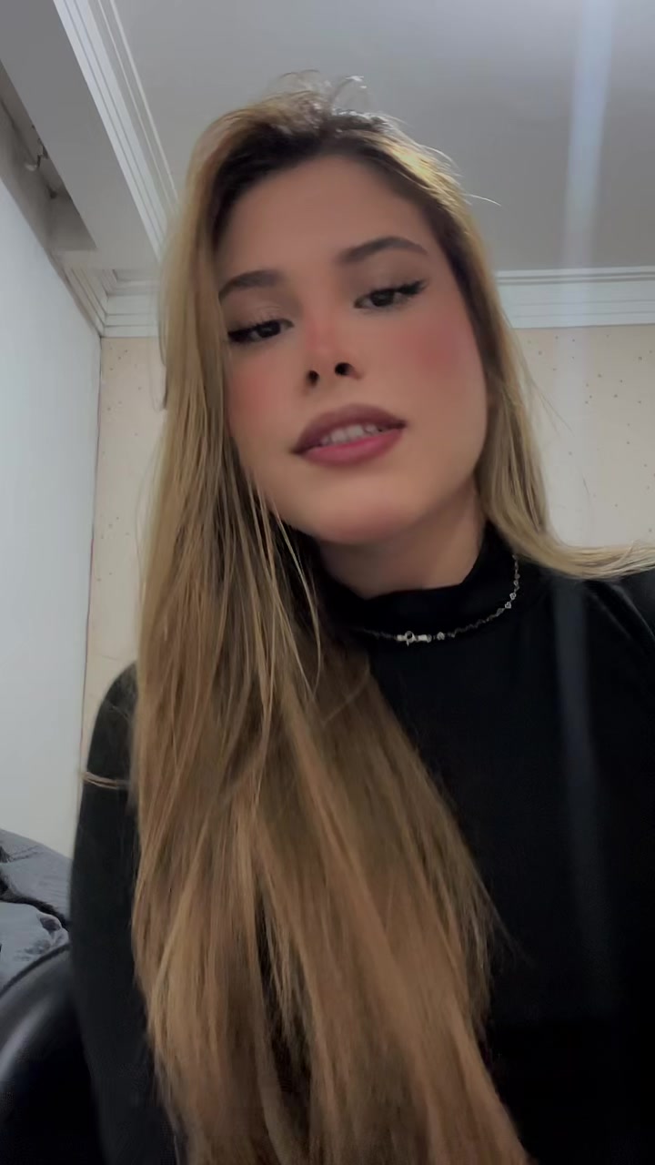 @julievilyy