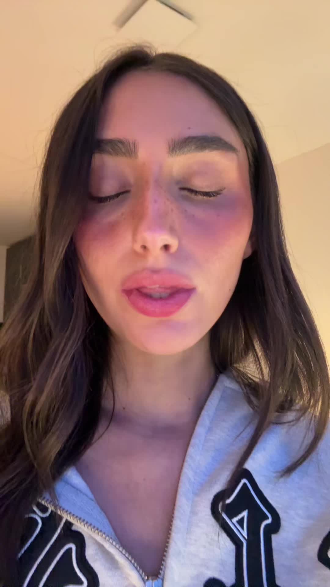 @⠀