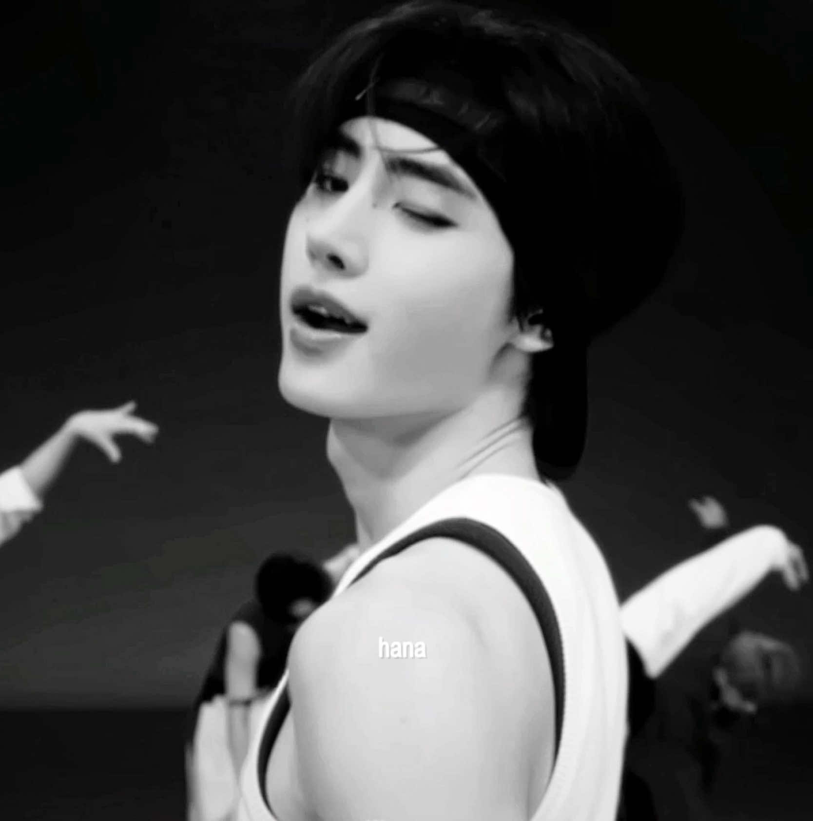 @𝘩𝘢𝘯𝘢 ᵒᵗ⁷
