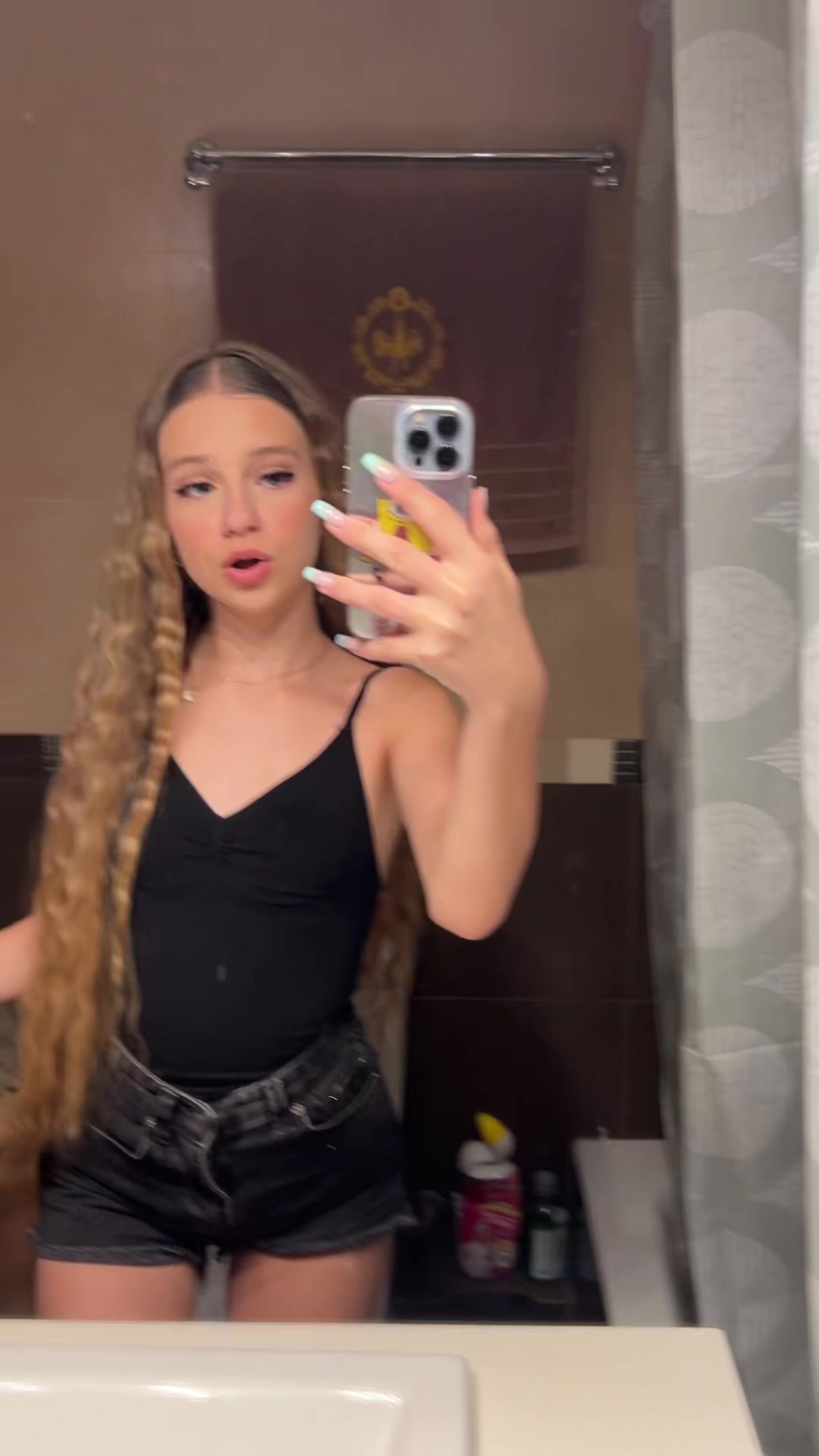 @Bella