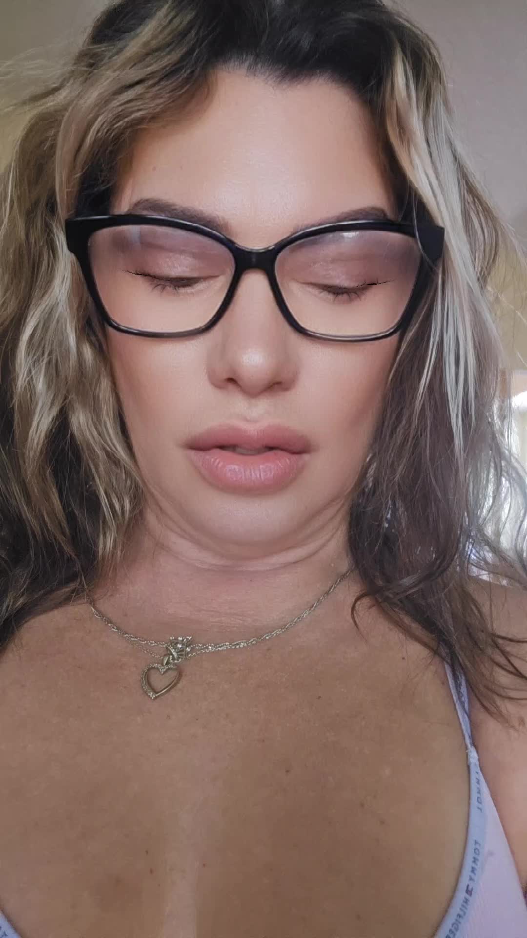 @isabella salazar bikini girl