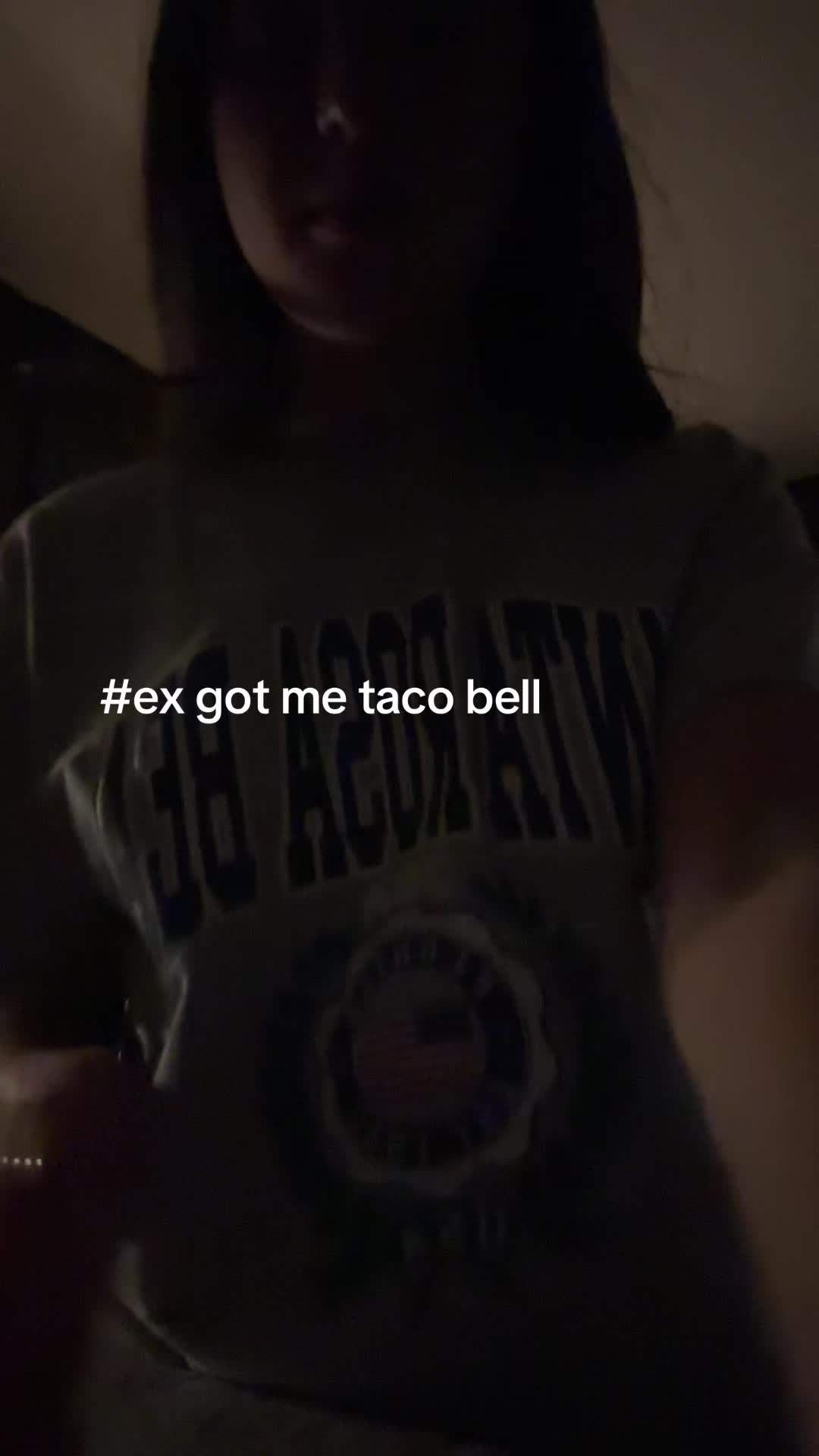 @🦦