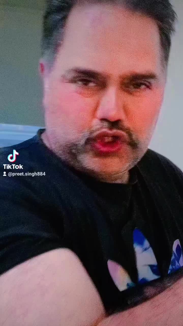 @,:",:"p;:r..e.:e.,;t#*🤟🤟