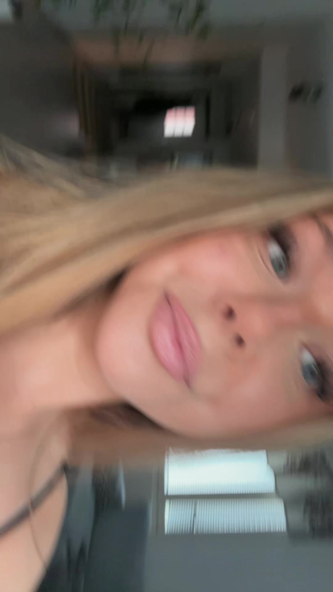 @🫰🫰