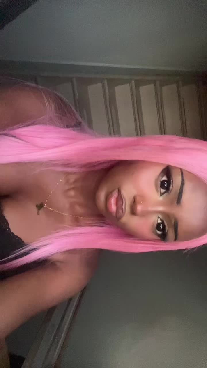 @Lipglossglitterbarbie