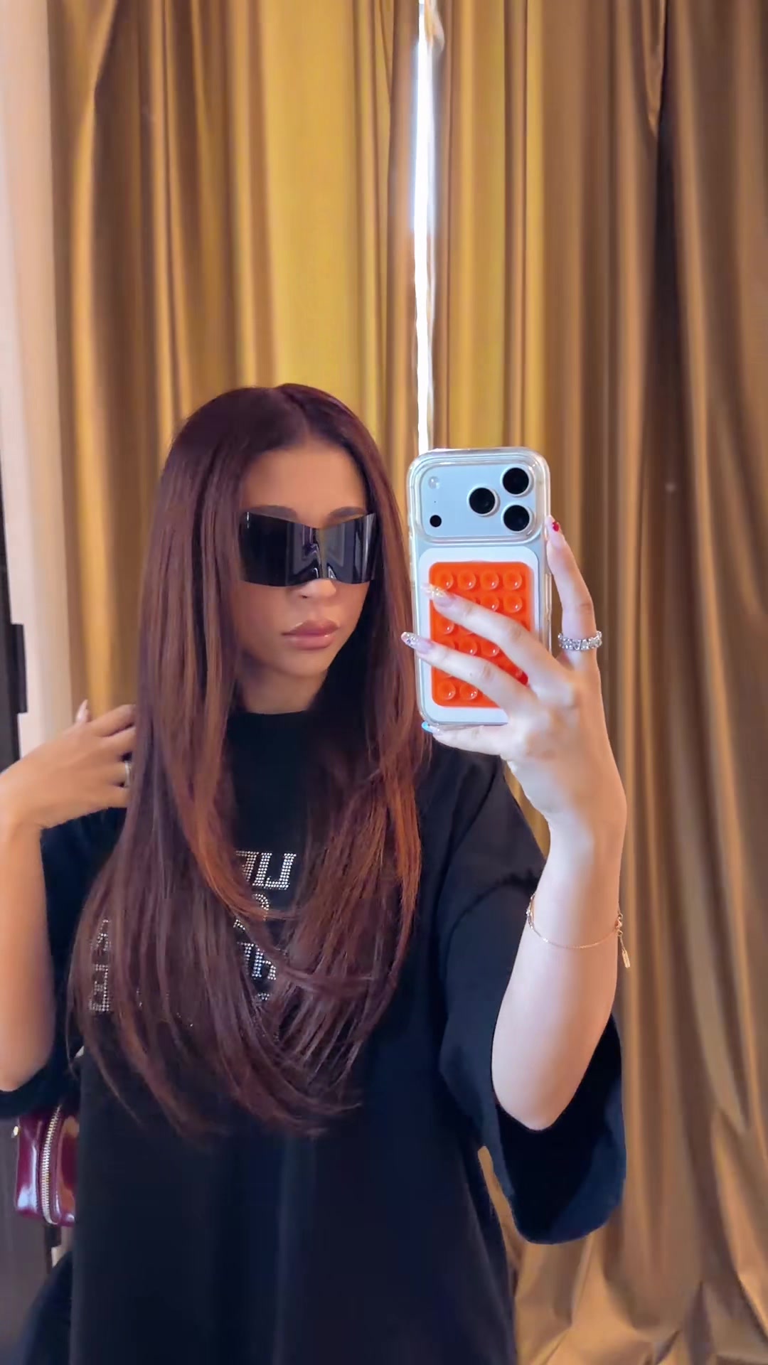 @nicolecherry