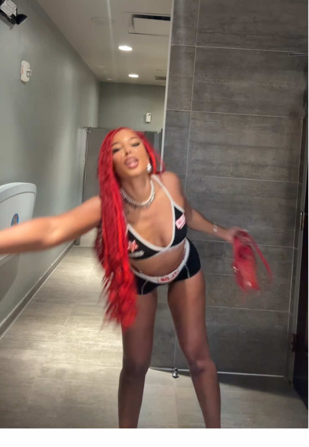 @queenshit