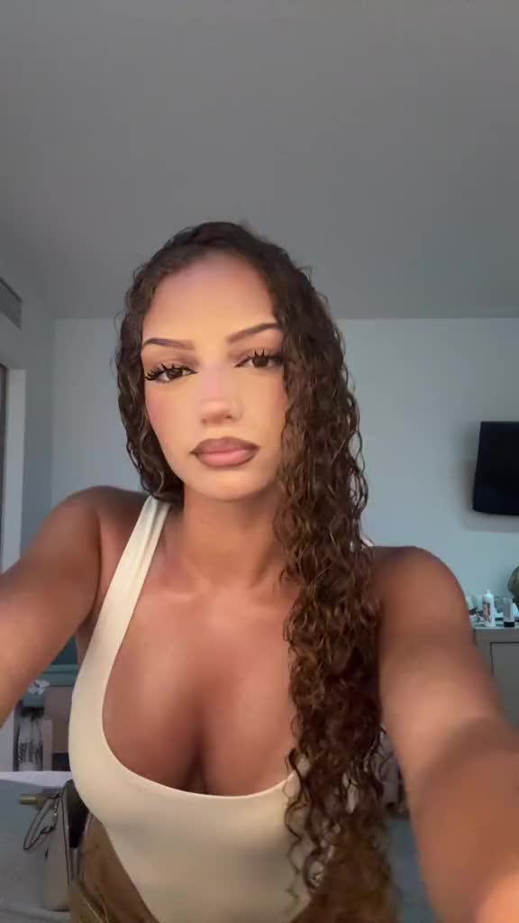 @𝓥𝓪𝓵𝓵