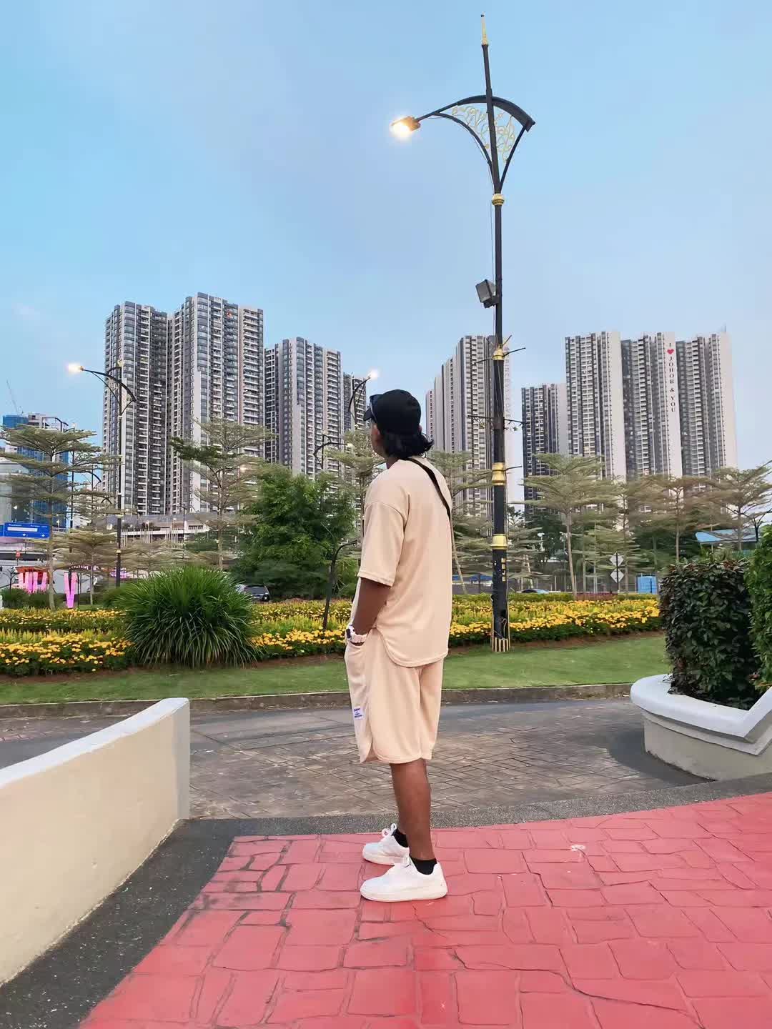 @समीर..🤍✨