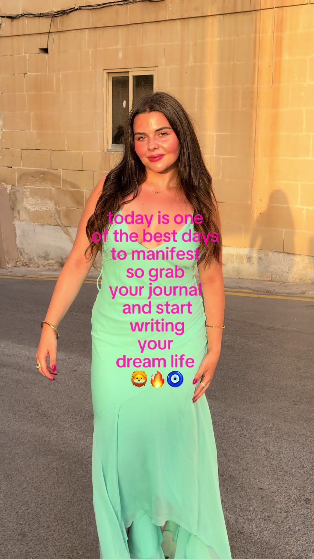 @Lola Clinton Hayward