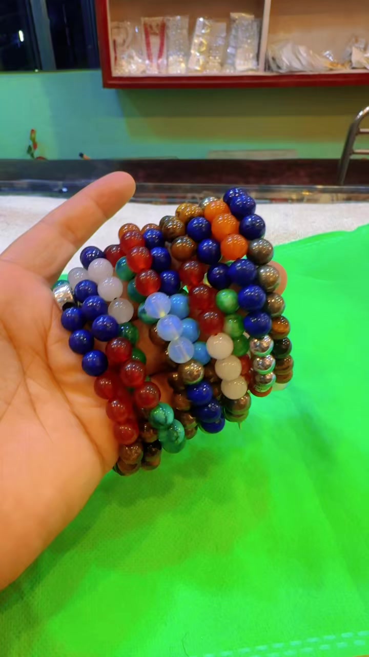 @🧿Divya thakuri 🧿( designer )