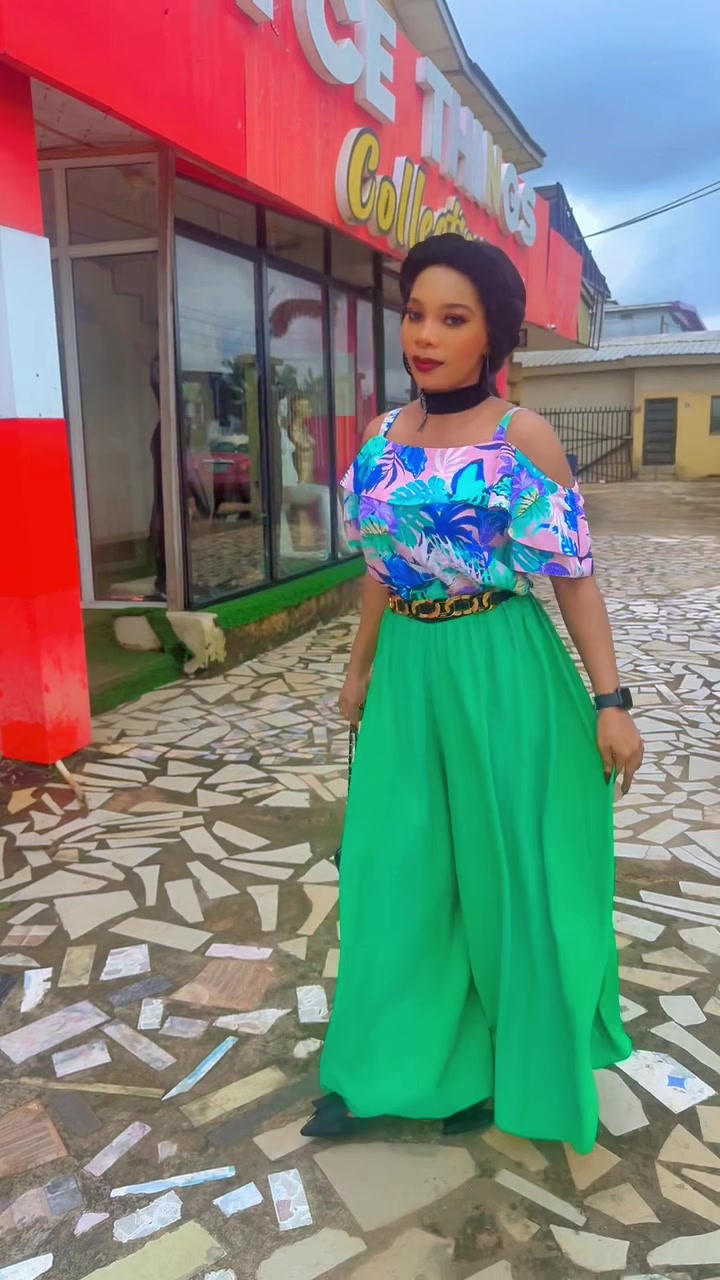 @MODELYN IYOYO