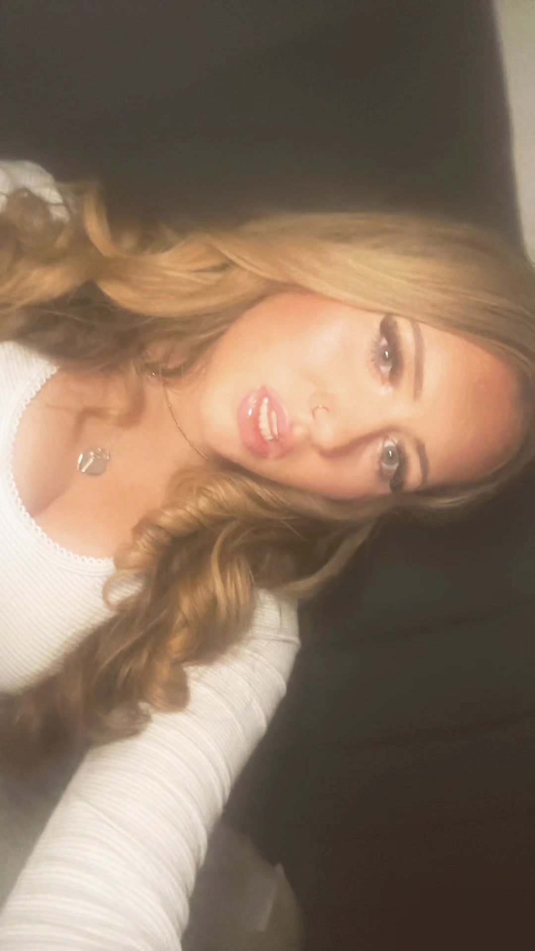 @𝐋𝐨𝐥𝐚 🌙