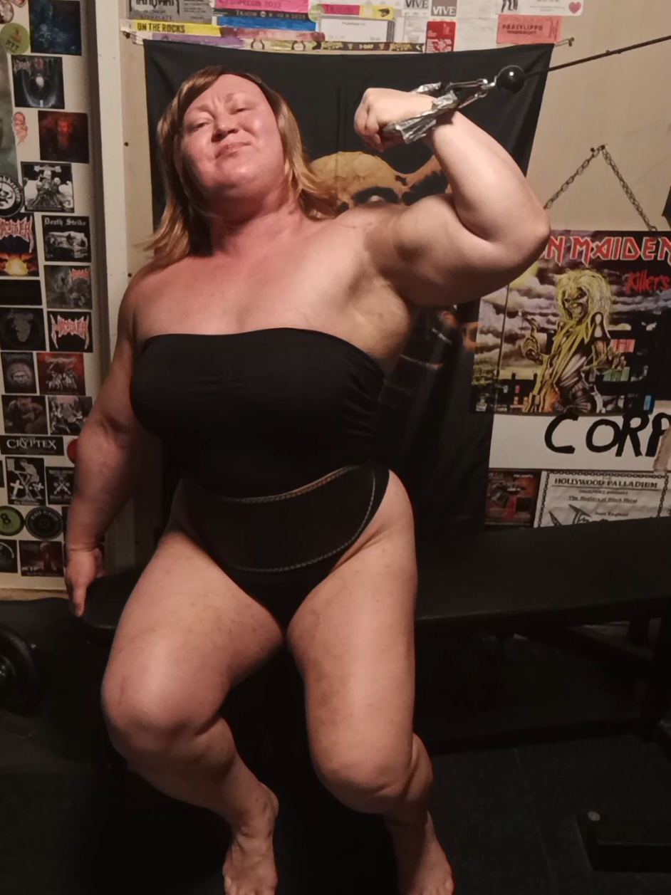 @Anna K Powerlifter