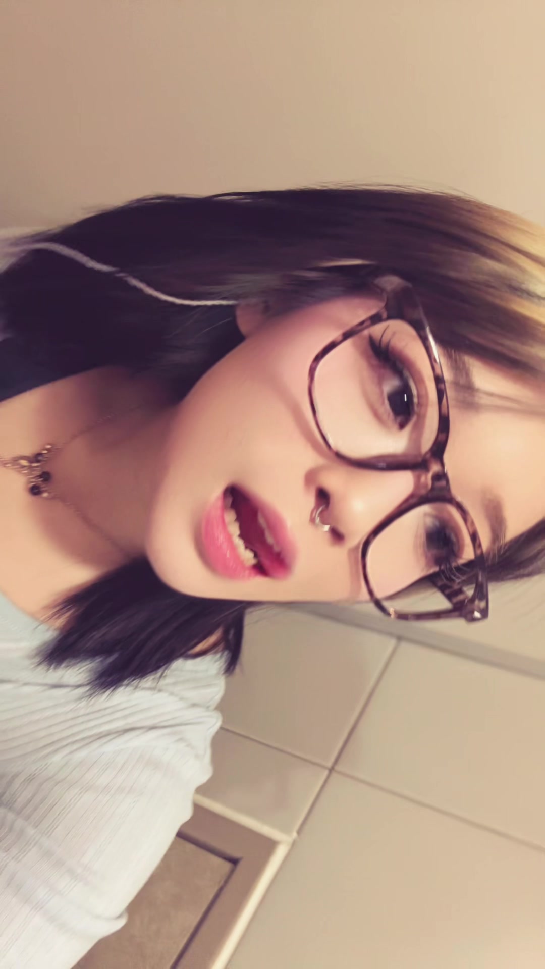 @ヒトミ