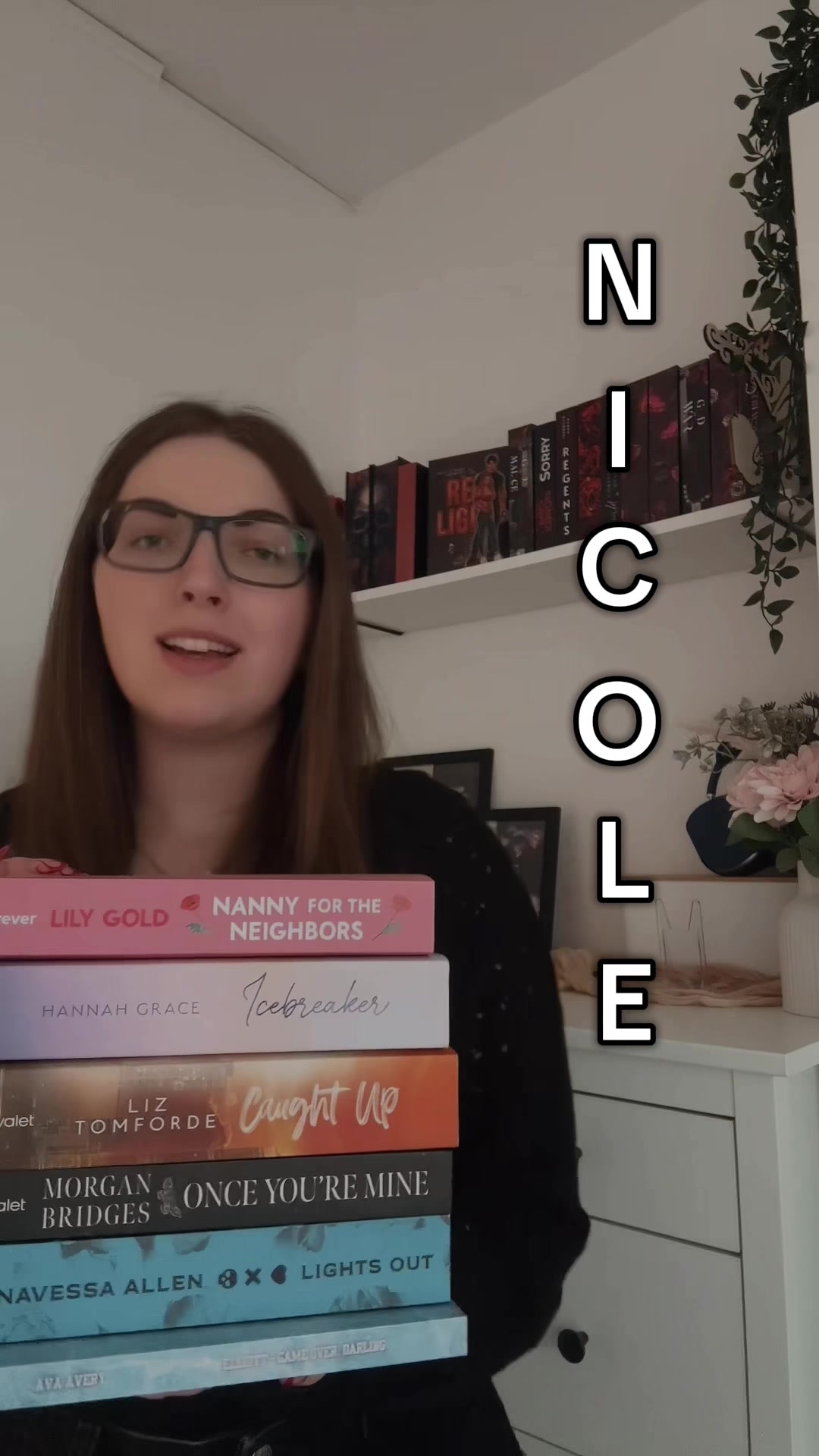 @Nicole | BookTok ๐