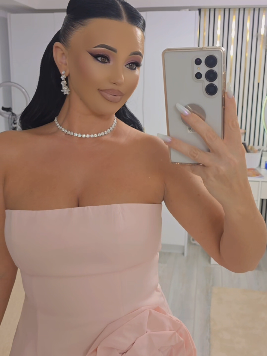 @Adina93
