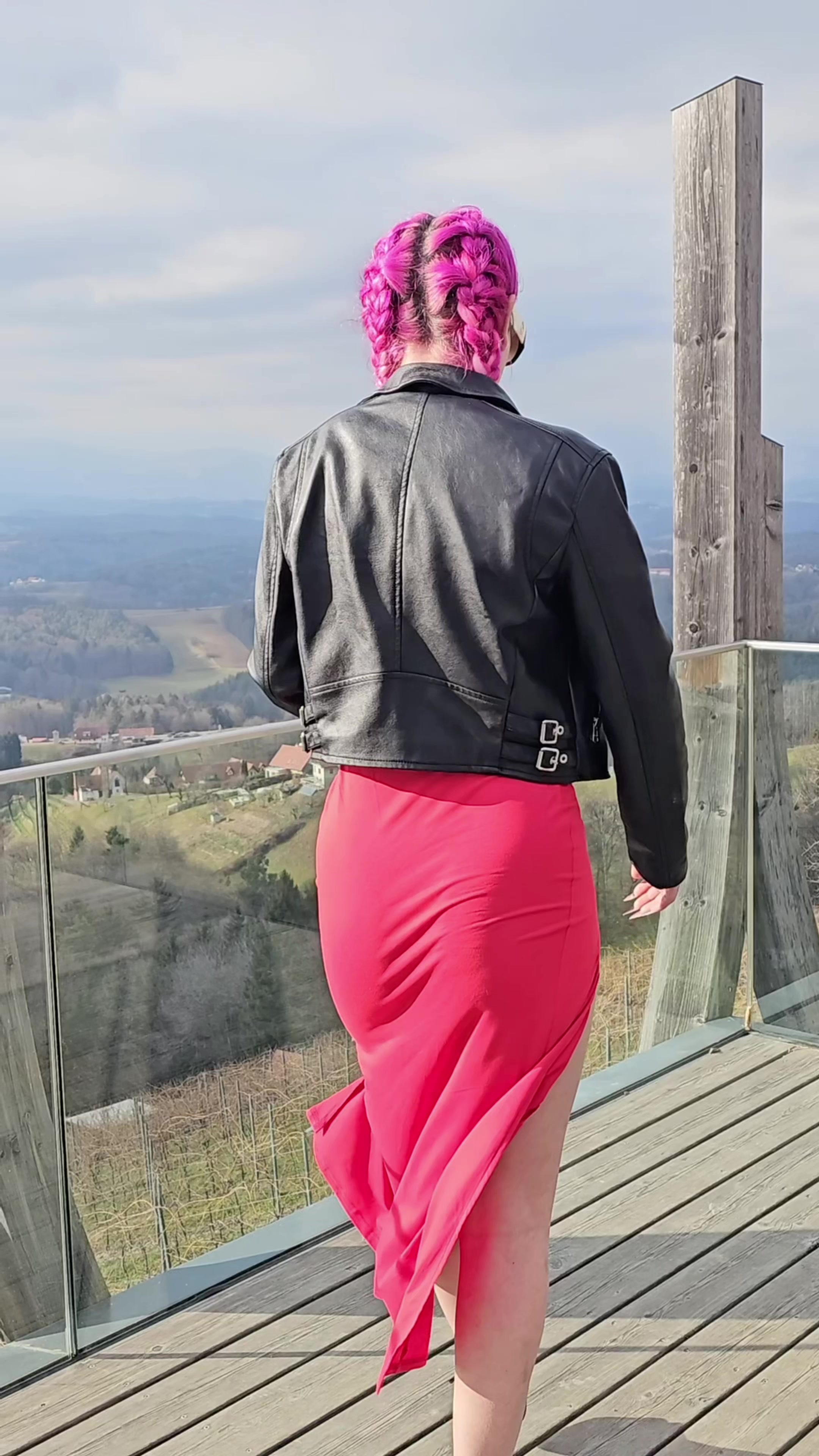 @Roxxy Red