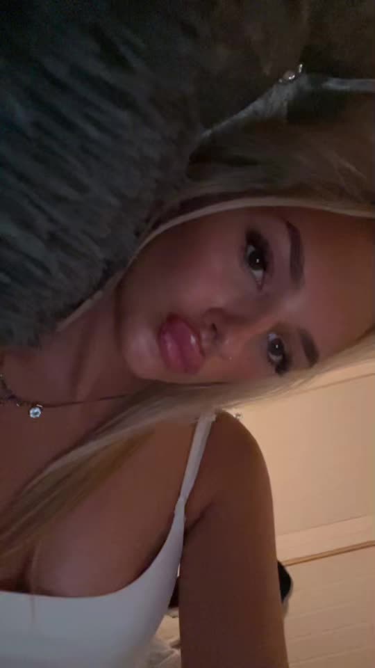 @Ellz