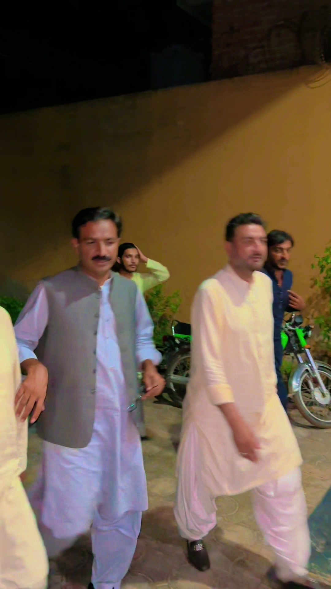 @Waqas Maan
