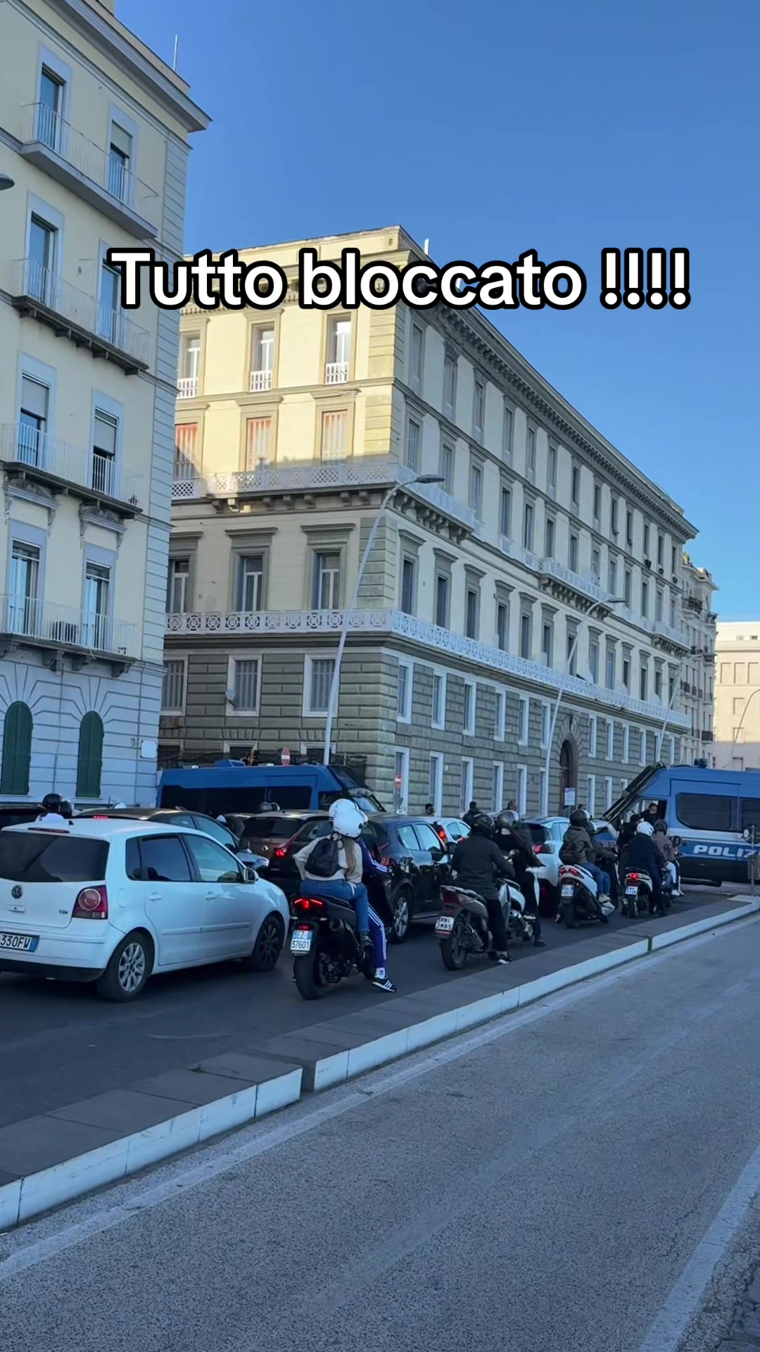 @OGGIMANGIAMODA…