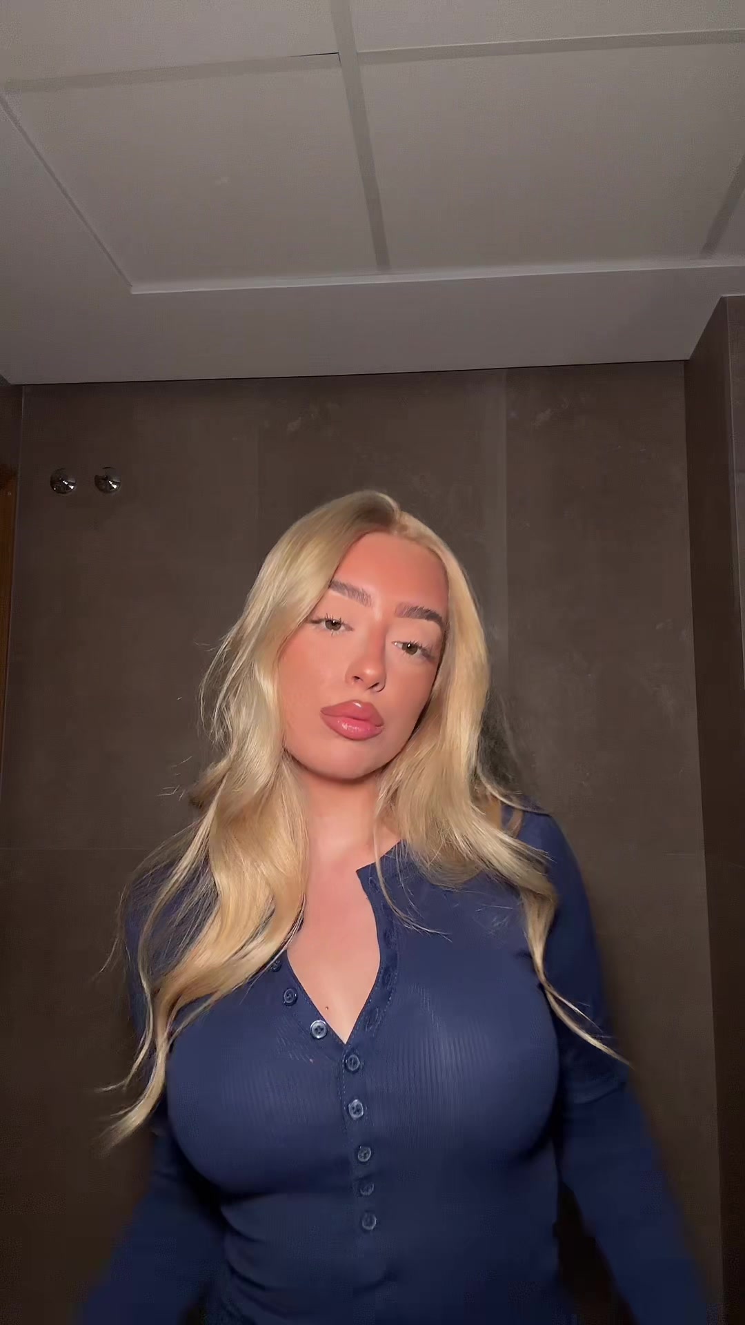 @Carolmtnz_