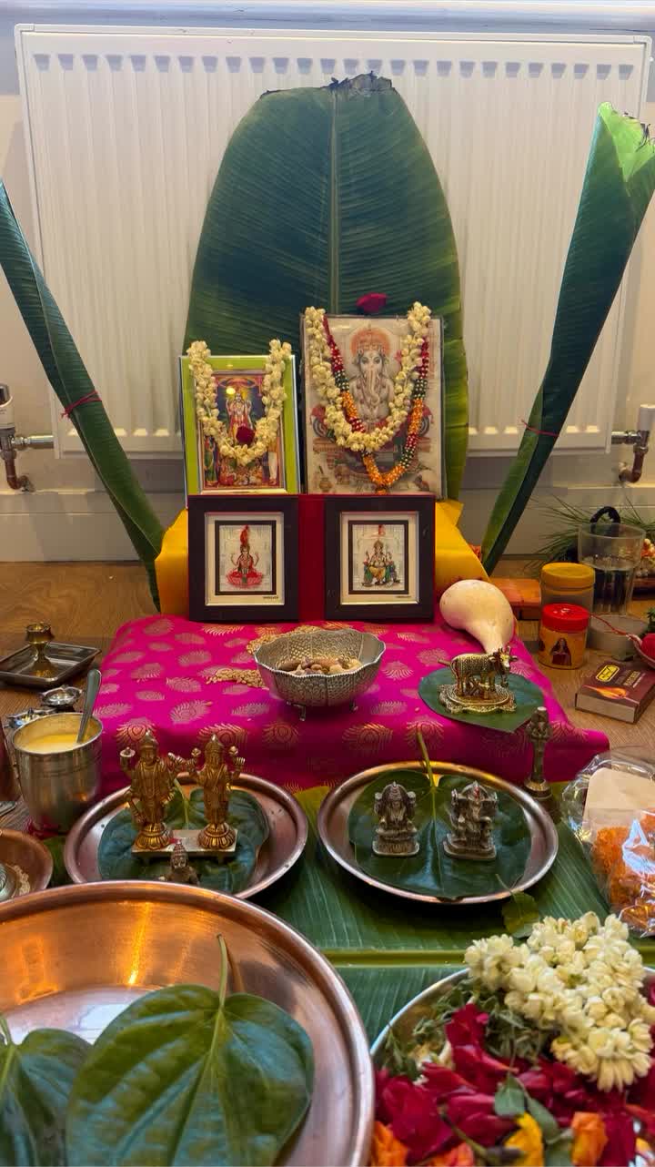 @Mayur Bhatt _Hindu Priest
