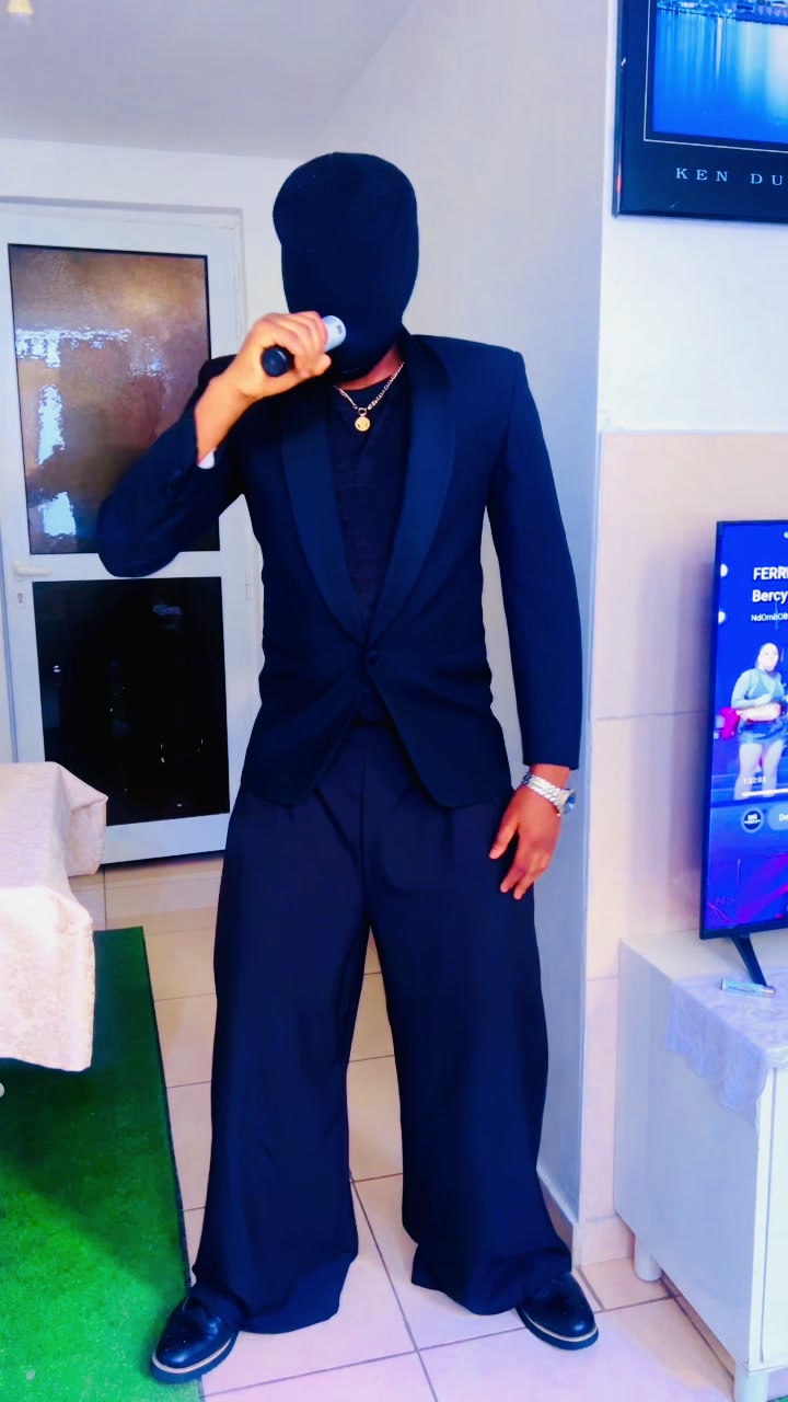 @Arnold Gola Officiel🌍 👊