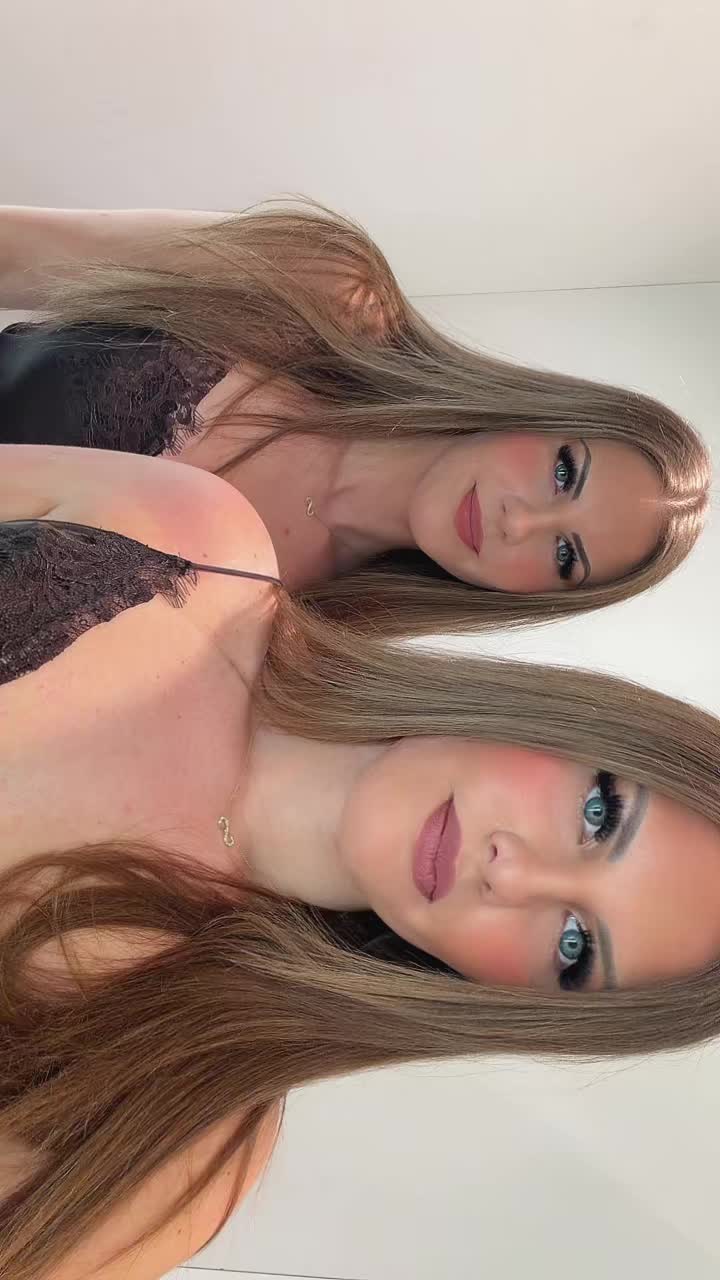 @Dezmaric_twins