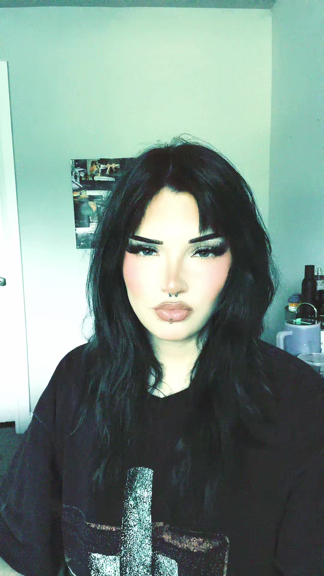 @Makala 🕯️🦇🥀
