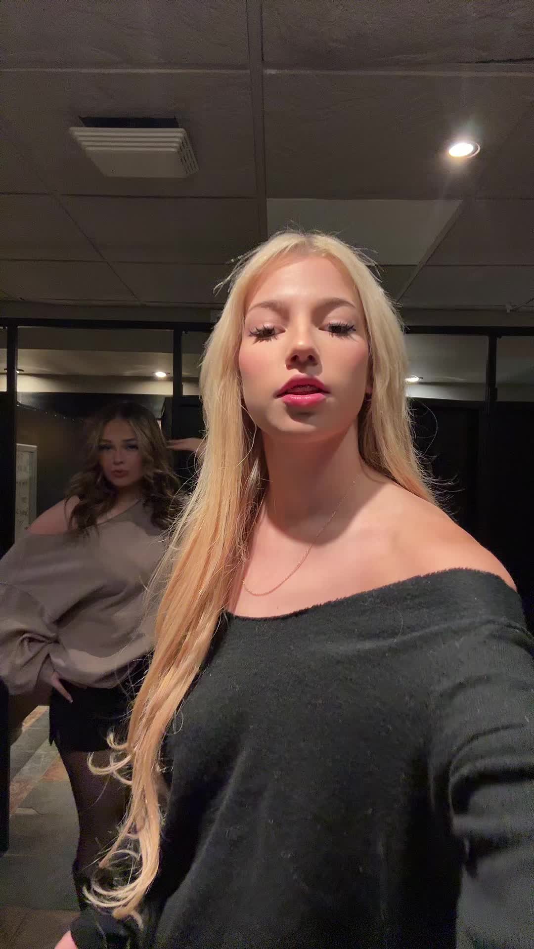 @angiedemko1