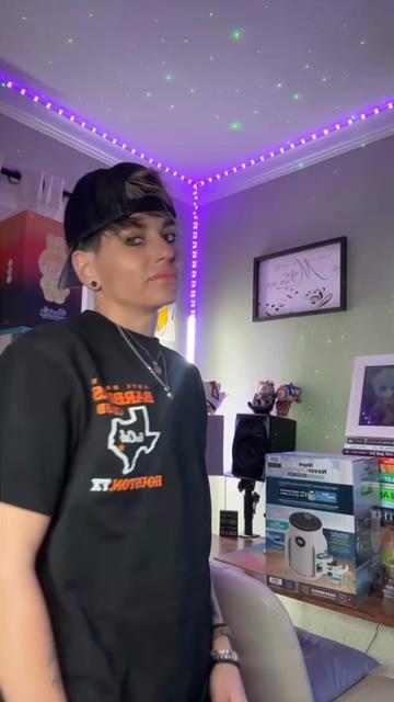 @TheRealJennaGray