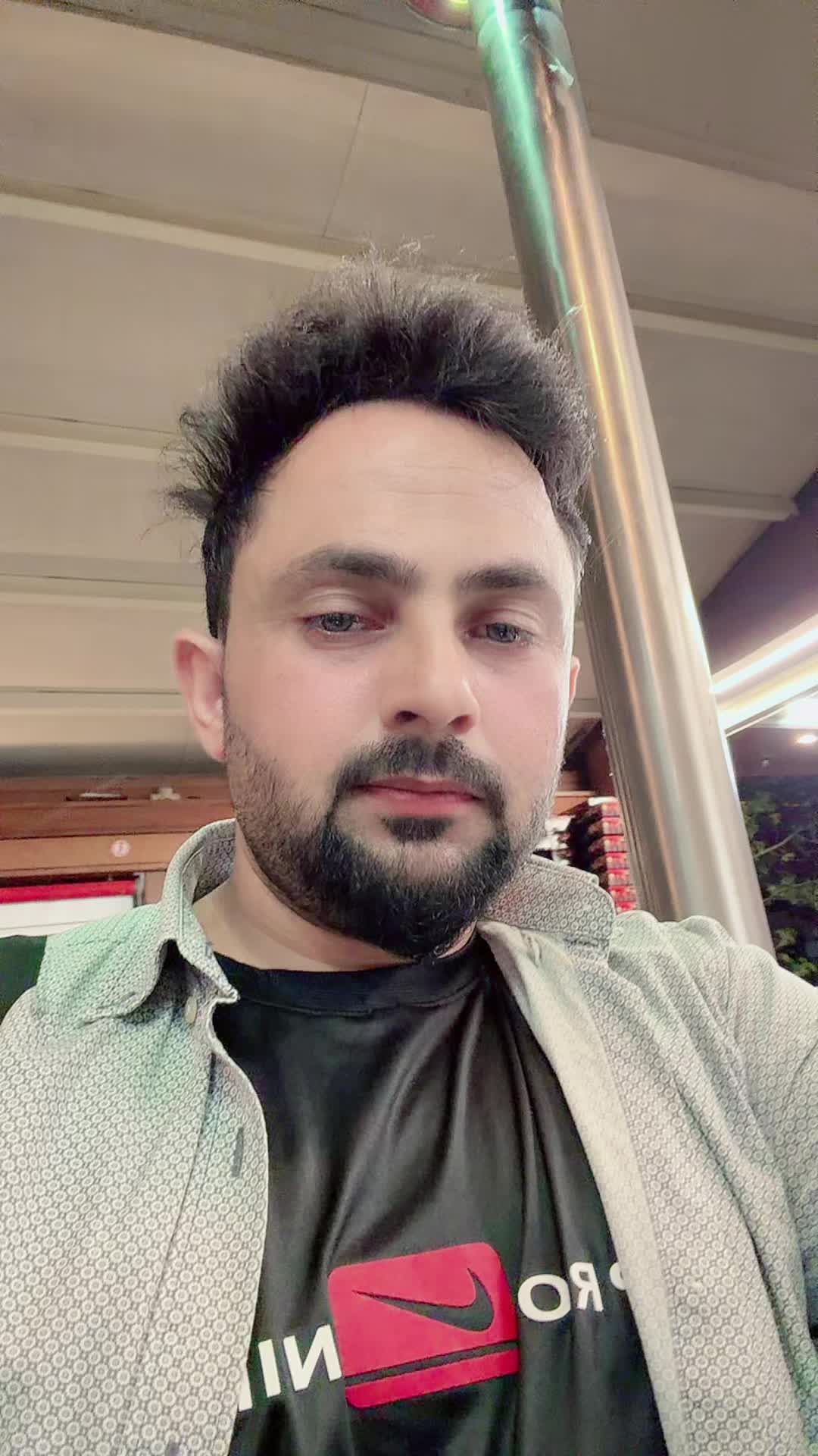 @BABBU🇵🇰🇬🇷