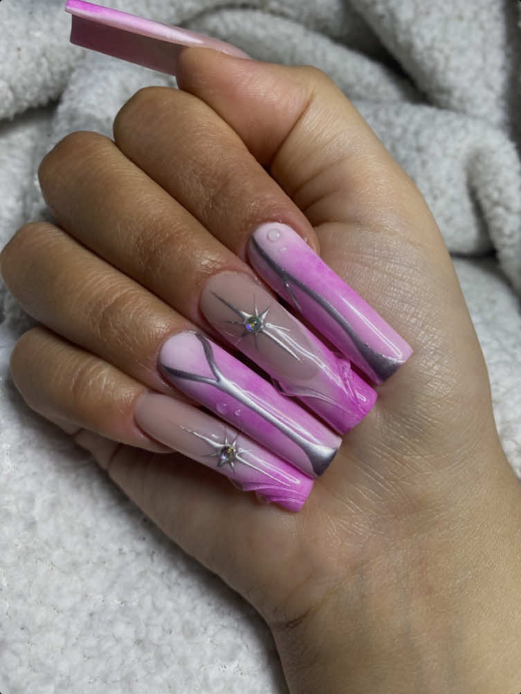 @ÁNGELA || NAILS 🍂☕️