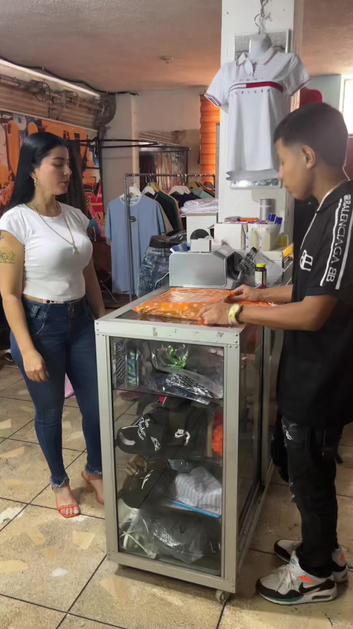 @Lucy Store
