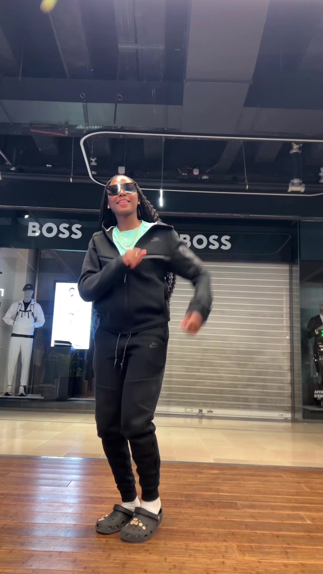 @Dina🦋