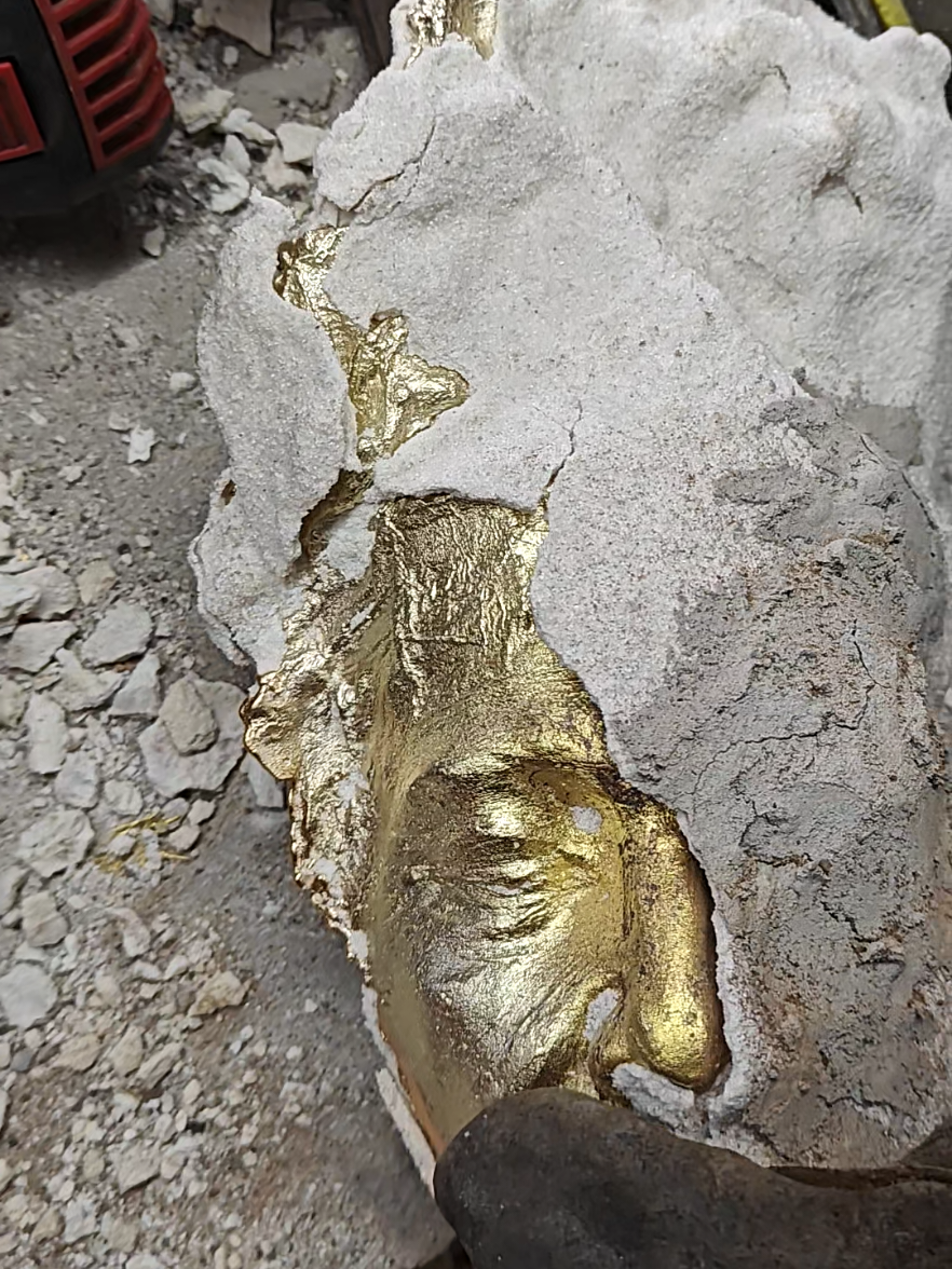 @Eamonn Higgins Sculpture