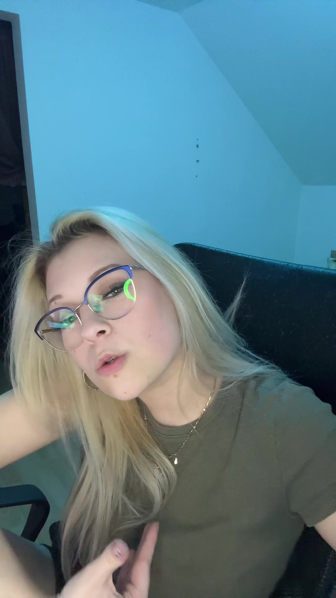 @Elinka🤔