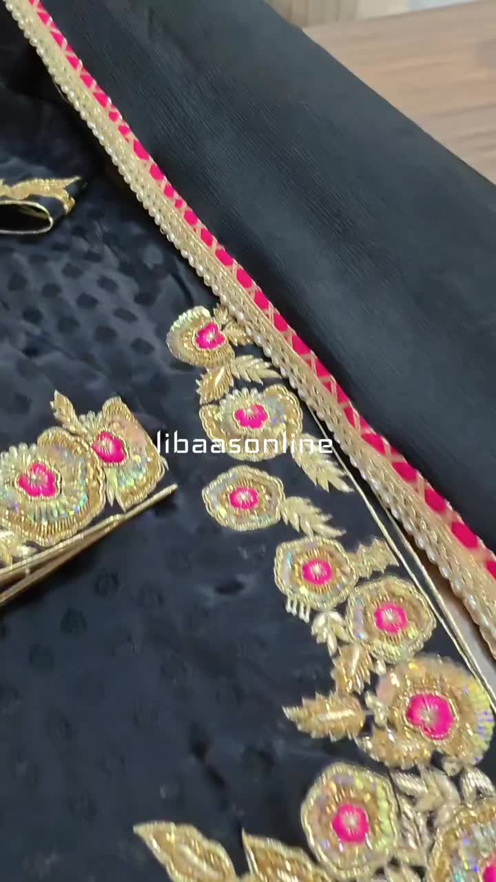 @ਲਿਬਾਸ by ਕੌਰ