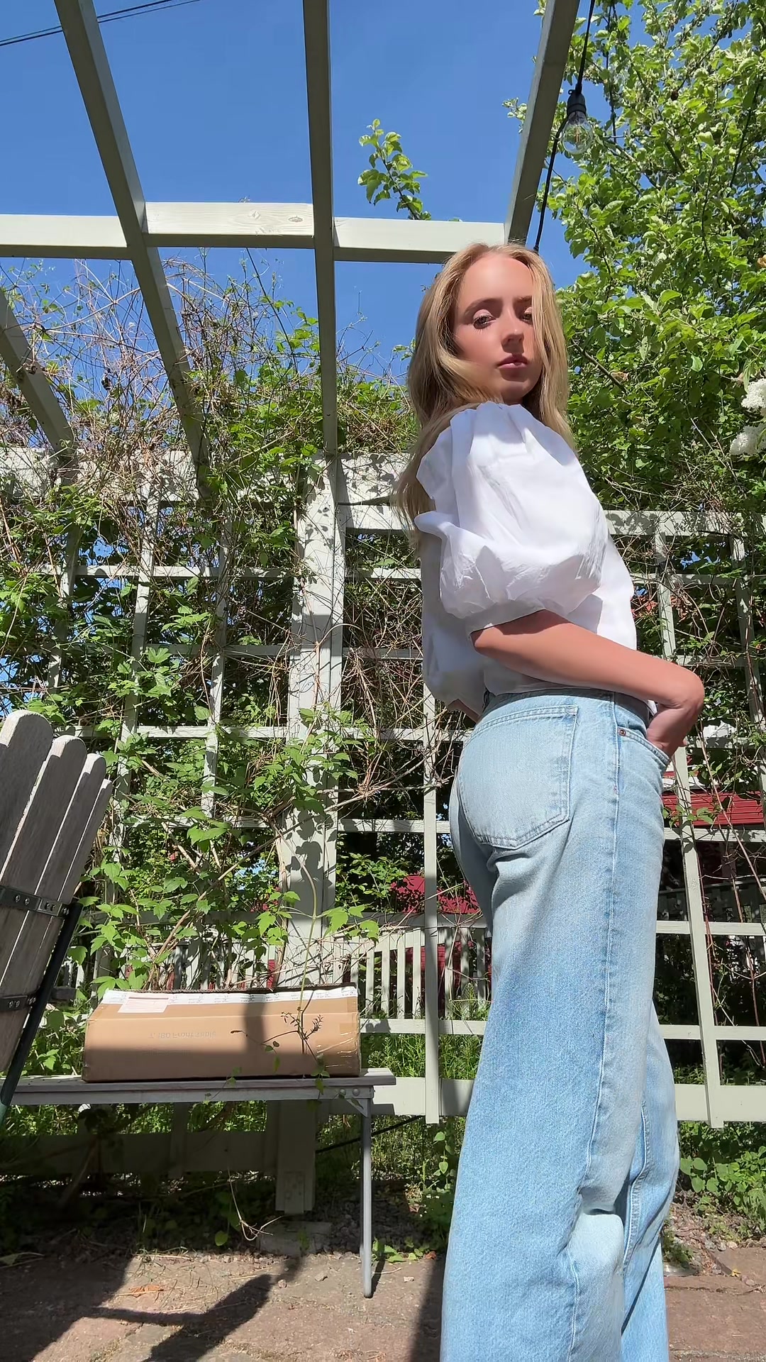 @Ella