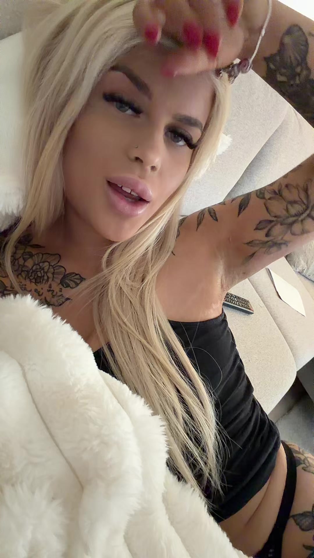 @ellaasooffia